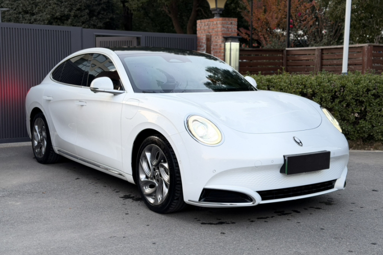 欧拉闪电猫 2022款 555km 尊贵版车身外观6006