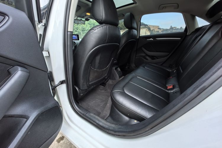 奥迪A3 2016款 Limousine 35 TFSI 领英型中控内饰7004