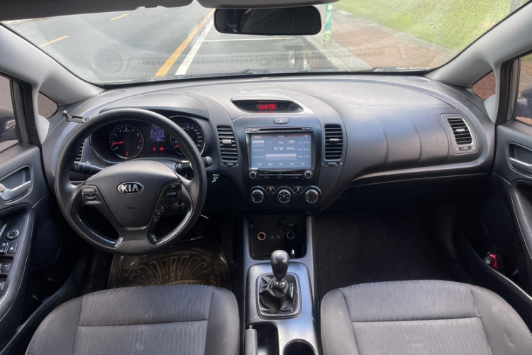 起亚K3 2015款 1.6L 手动GL局部细节22