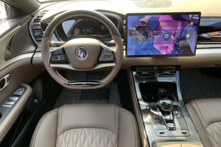 比亚迪 汉 2023款 DM-i 冠军版 121KM 尊贵型局部细节13