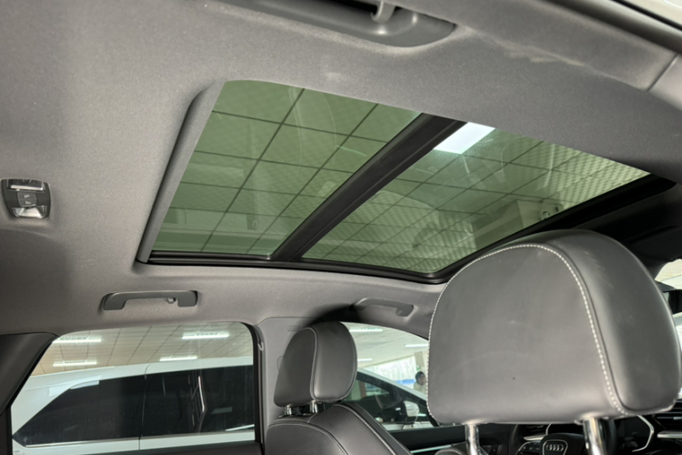 奥迪Q3 2024款 35 TFSI 时尚动感型中控内饰7005