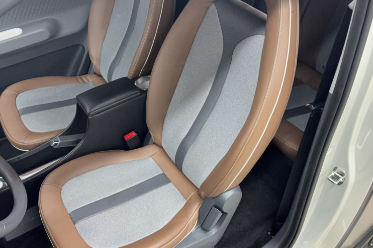 五菱汽车 宏光MINIEV 2022款 GAMEBOY 200km 玩咖款 磷酸铁锂局部细节19