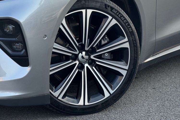 蔚来ET7 2024款 75kWh 行政签名版车身外观6007