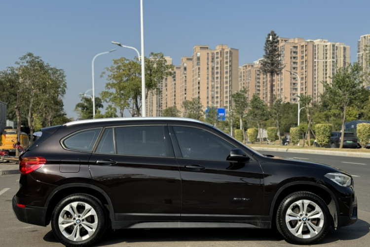 宝马X1 2016款 sDrive18Li 尊享型车身外观6003