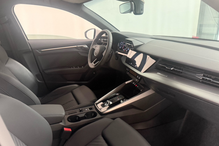 奥迪A3 2023款 改款 Sportback 35 TFSI 时尚致雅型中控内饰7004