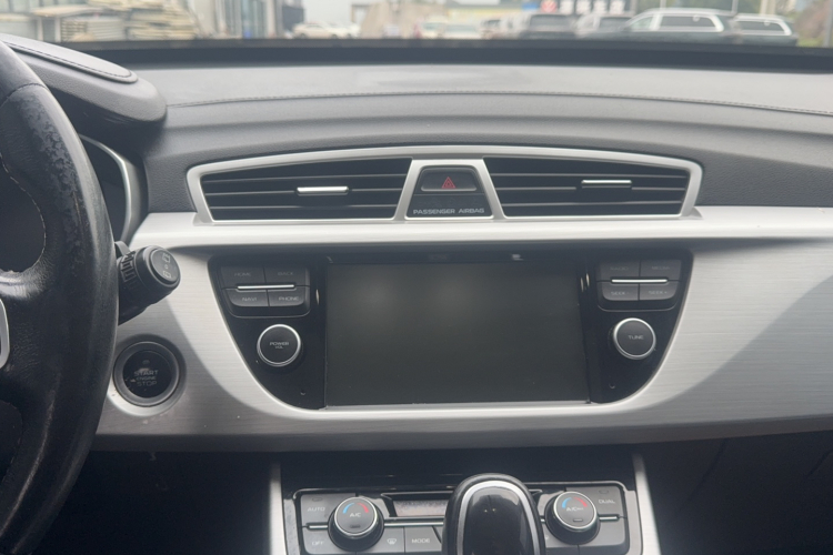 吉利汽车 博越 2016款 1.8TD 自动智联型中控内饰7008