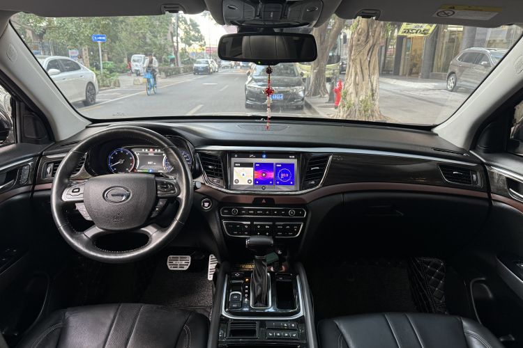 广汽传祺 传祺GS8 2017款 320T 两驱豪华智联版（七座）中控内饰7004