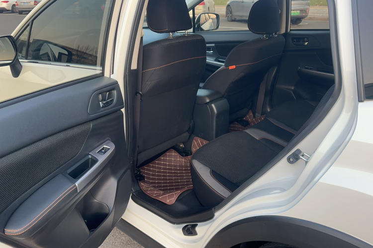 斯巴鲁XV 2016款 2.0i 进取版中控内饰7002