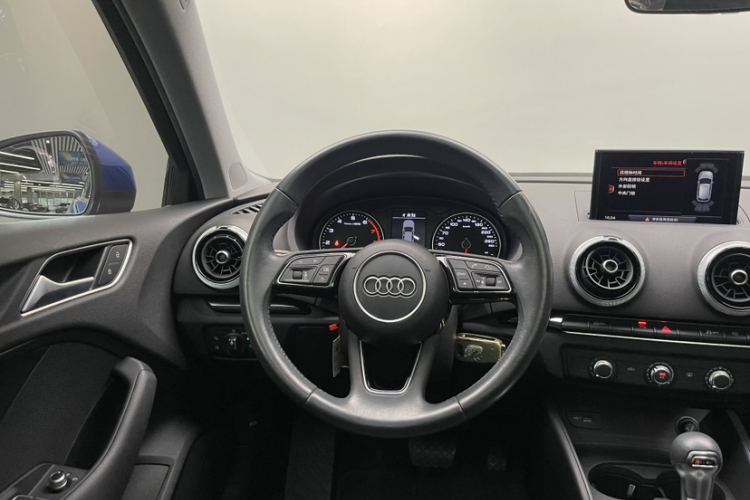 奥迪A3 2019款 Sportback 35 TFSI 时尚型 国VI中控内饰7002