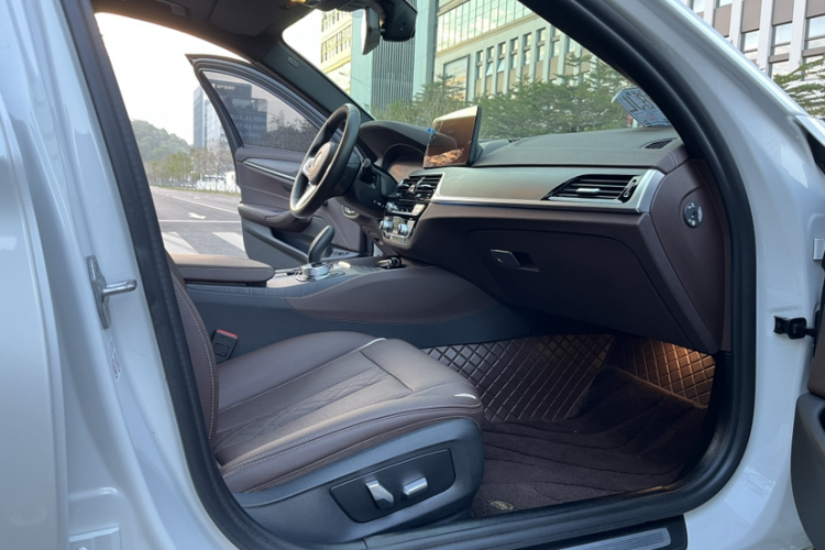 宝马5系新能源 2022款 改款 535Le M运动套装局部细节41