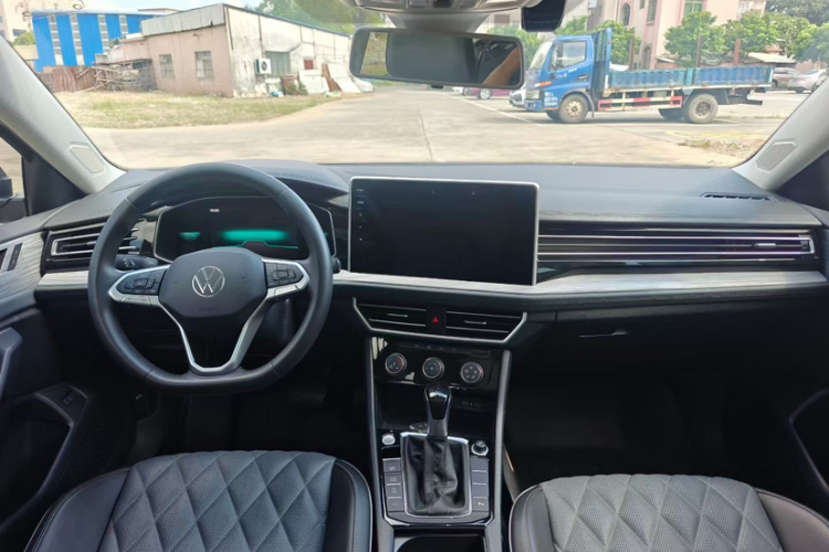 大众 速腾 2023款 300TSI DSG超越版中控内饰7003