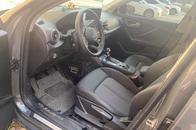 奥迪Q2L e-tron 2019款 Q2L e-tron 纯电智酷型中控内饰7006