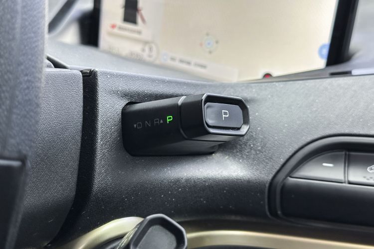 宝骏KiWi EV 2022款 艺术家轻享版 三元锂中控内饰7006