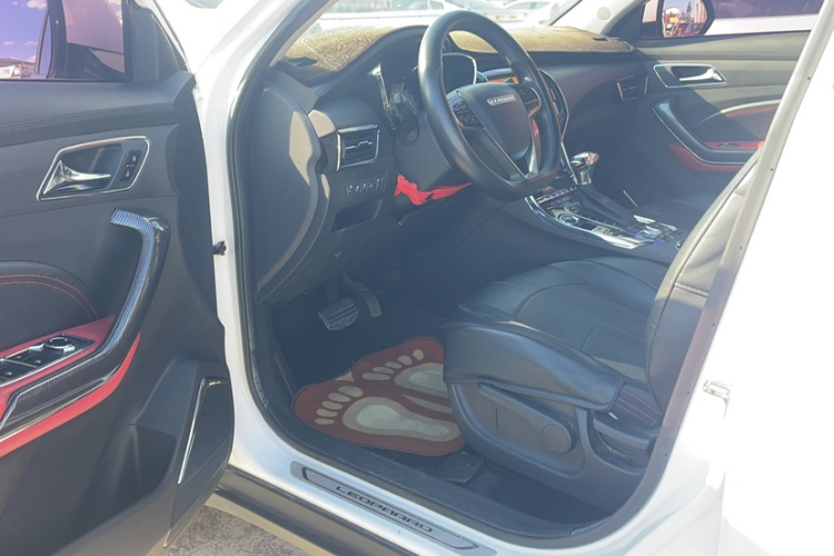 猎豹汽车 猎豹CS9 2017款 1.5L CVT舒适型中控内饰7002