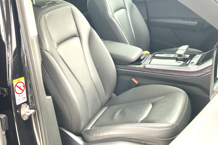 奥迪Q7 2020款 55 TFSI quattro S line运动型局部细节41