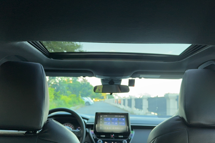 丰田 雷凌 2023款 185T CVT豪华版局部细节22