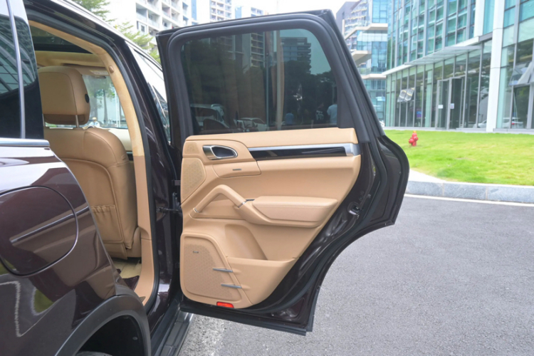 保时捷 2015款 Cayenne 3.0T中控内饰7012