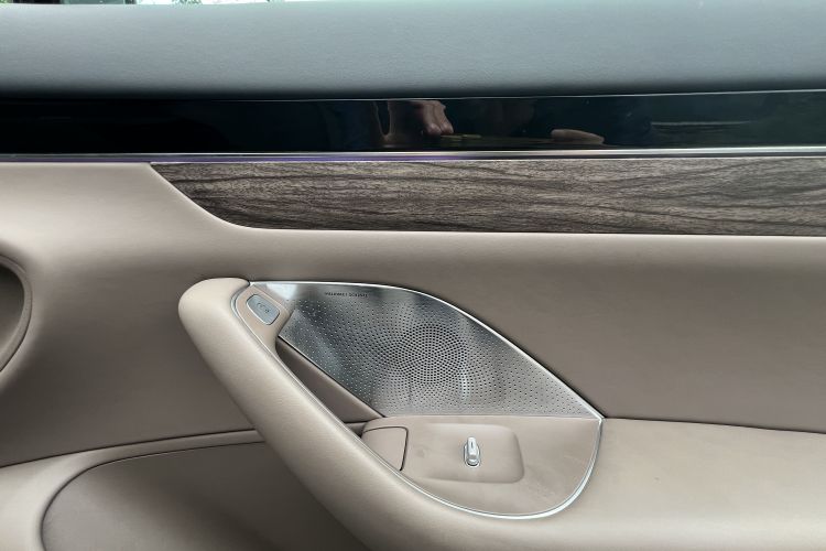 鸿蒙智行 智界R7 2025款 增程 251km Max中控内饰7003