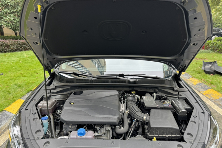 长安 逸动 2024款 PLUS 蓝鲸NE 1.4T GDI DCT高能版局部细节24