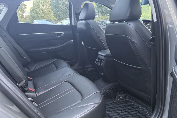 现代 索纳塔 2020款 270TGDi DCT GLS精英版中控内饰7008