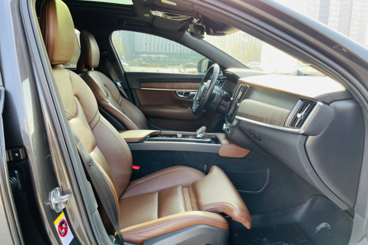 沃尔沃S90 2021款 B5 智雅豪华版中控内饰7013