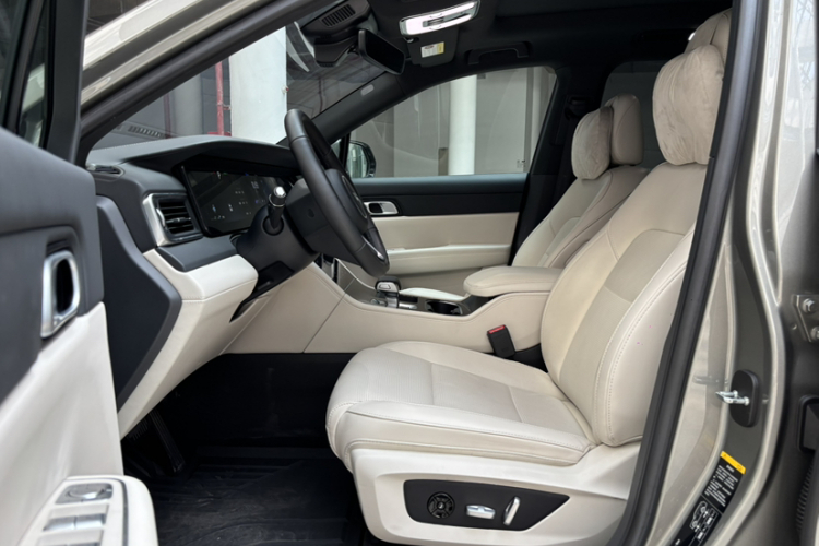 理想汽车 理想ONE 2021款 增程6座版中控内饰7005