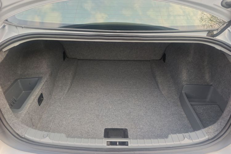 宝马3系 2012款 320i 时尚型局部细节23