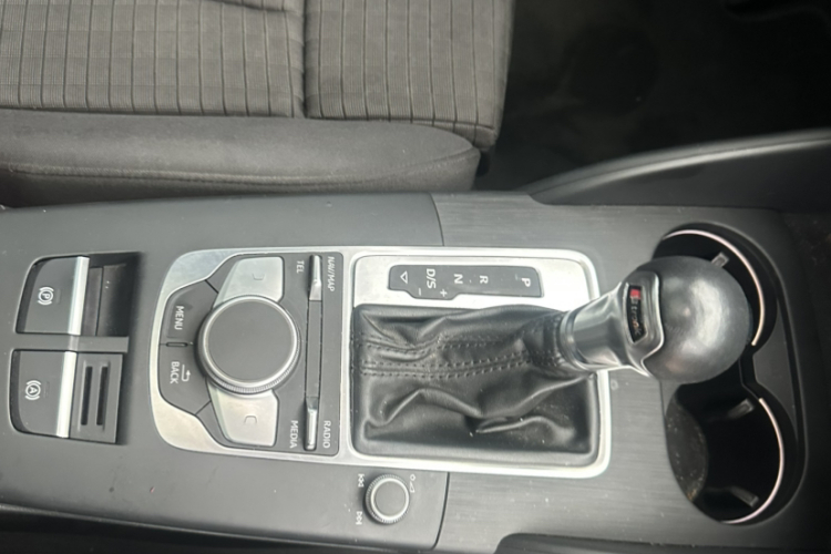 奥迪A3 2017款 Sportback 35 TFSI 运动型车身外观6001