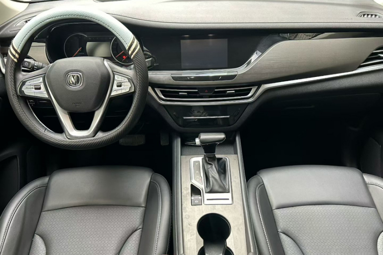 长安CS35PLUS 2021款 荣耀百万版 1.6L CVT精英版中控内饰7001