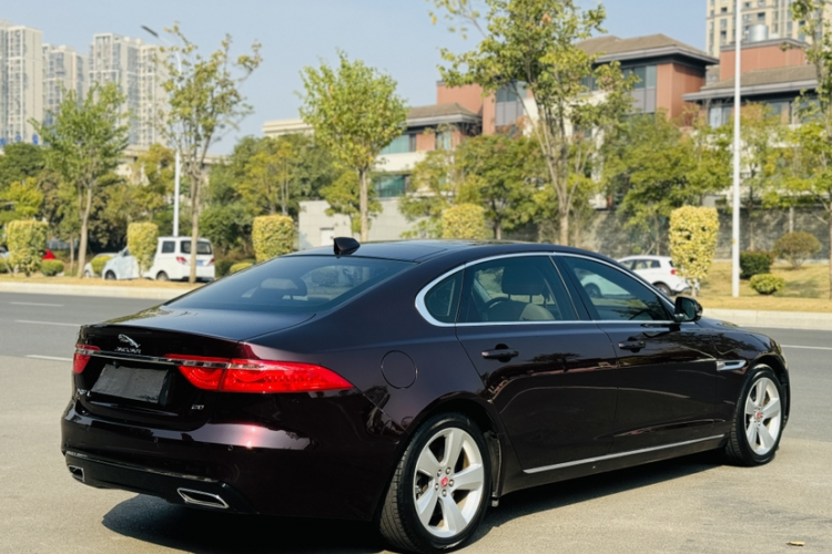 捷豹XFL 2018款 XFL 2.0T 200PS 精英版车身外观6004