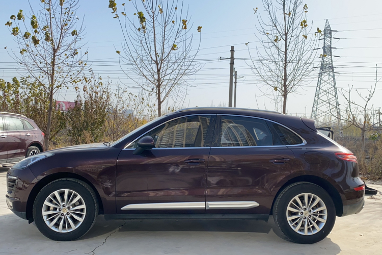 众泰SR9 2017款 2.0T 自动极致之梦版车身外观6003