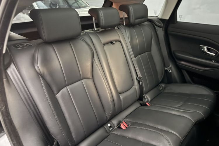 路虎 揽胜极光 2018款 240PS SE 智耀版中控内饰7007