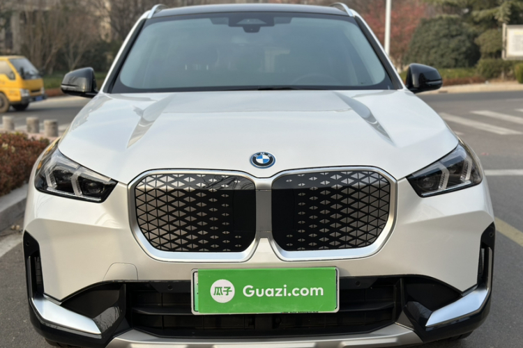 宝马iX1 2023款 xDrive30L X设计套装车身外观6001