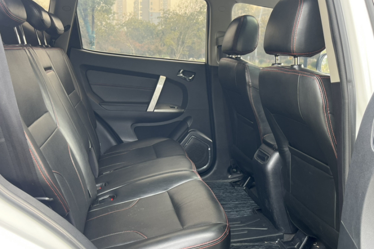 吉利汽车 吉利GX7 2015款 经典版 1.8L 手动精英型 国V中控内饰7005