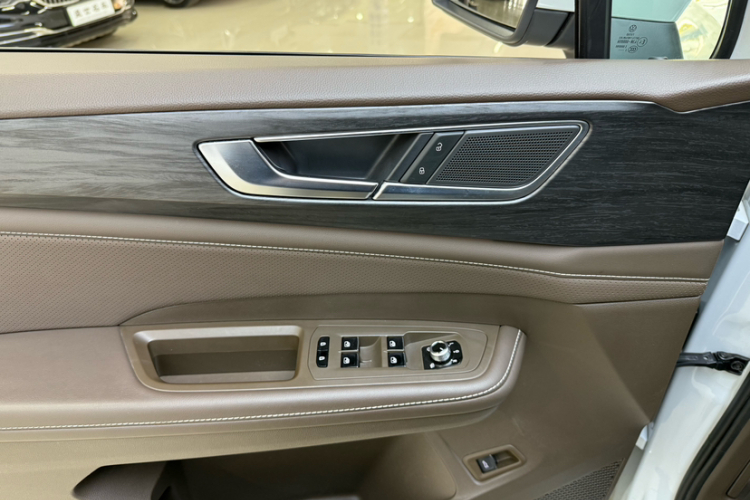 大众 威然 2024款 330TSI 豪华版中控内饰7011