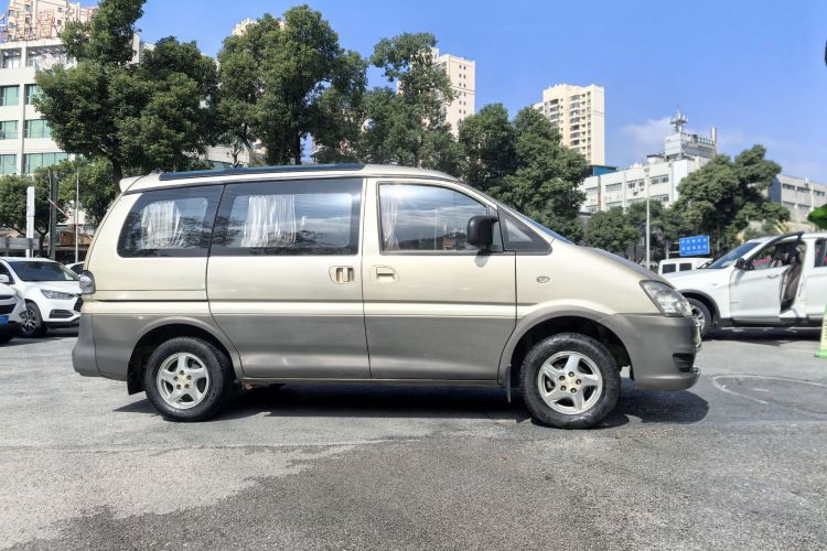 东风风行 菱智 2016款 M3 1.6L 7座豪华型 国IV车身外观6004