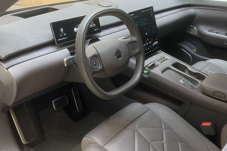 蔚来ET7 2024款 75kWh 行政签名版中控内饰7004