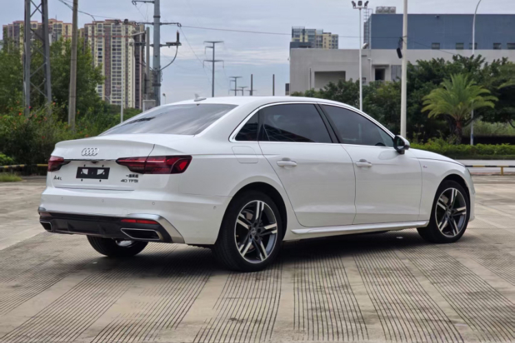 奥迪A4L 2020款 40 TFSI 豪华动感型车身外观6004