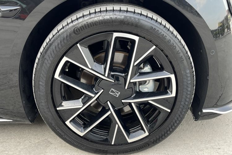 阿维塔06 2025款 Max增程版车身外观6007