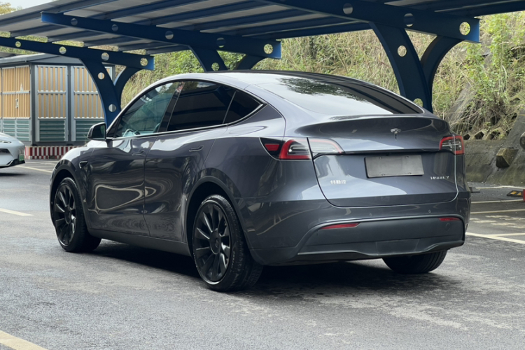 特斯拉 Model Y 2021款 长续航全轮驱动版车身外观6008