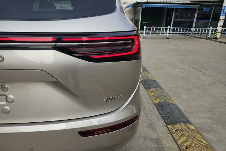 鸿蒙智行 问界M7 2022款 1.5T 四驱豪华版车身外观6011