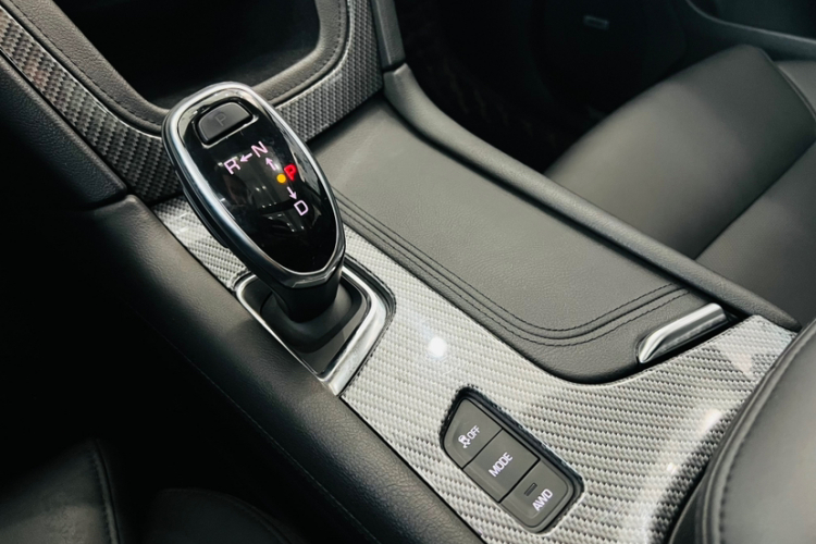 凯迪拉克XT5 2016款 28T 四驱豪华型中控内饰7015