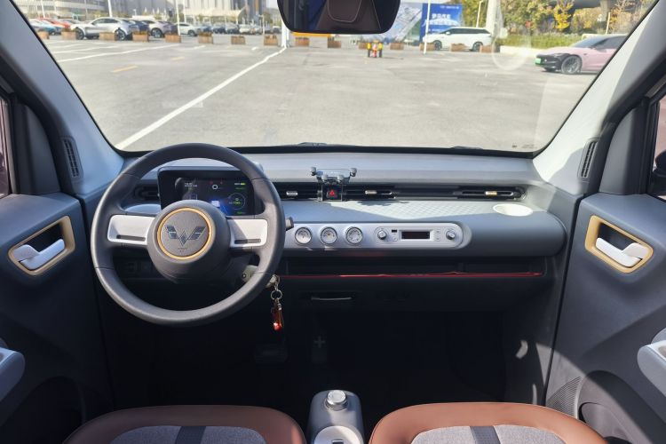 五菱汽车 宏光MINIEV 2022款 GAMEBOY 200km 玩咖款 磷酸铁锂中控内饰7006