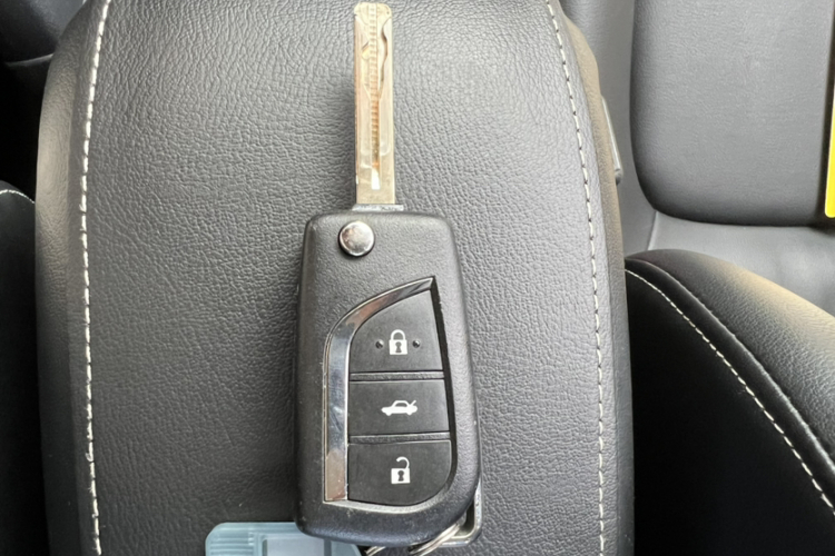 丰田 卡罗拉 2021款 TNGA 1.5L CVT先锋版中控内饰7001