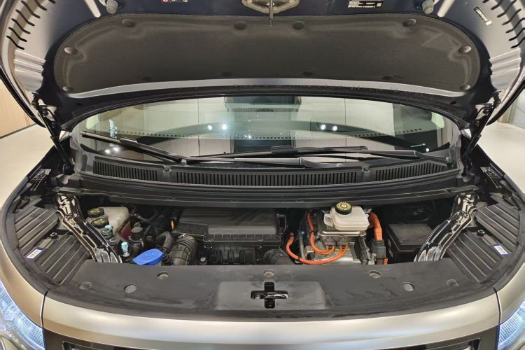 腾势D9 2024款 DM-i 980 四驱旗舰型中控内饰7007