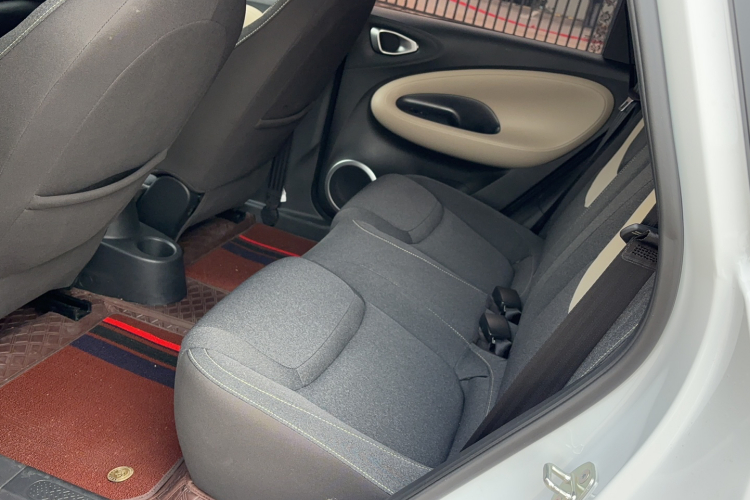 五菱汽车 五菱缤果 2024款 203km 轻享款中控内饰7003