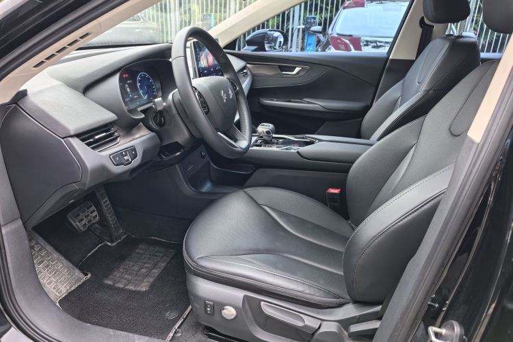 红旗E-QM5 2023款 改款 基础出行版中控内饰7001