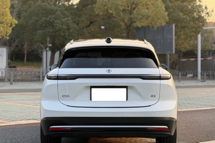 蔚来ES6 2024款 75kWh车身外观6008