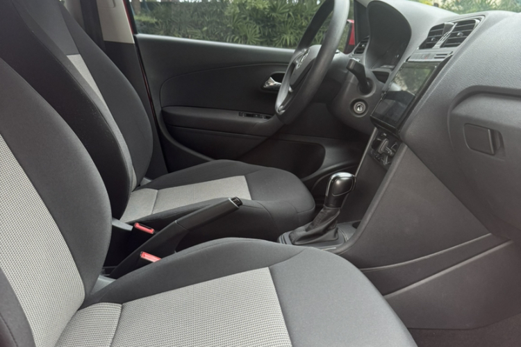 大众 Polo 2016款 1.4L 自动风尚型中控内饰7007