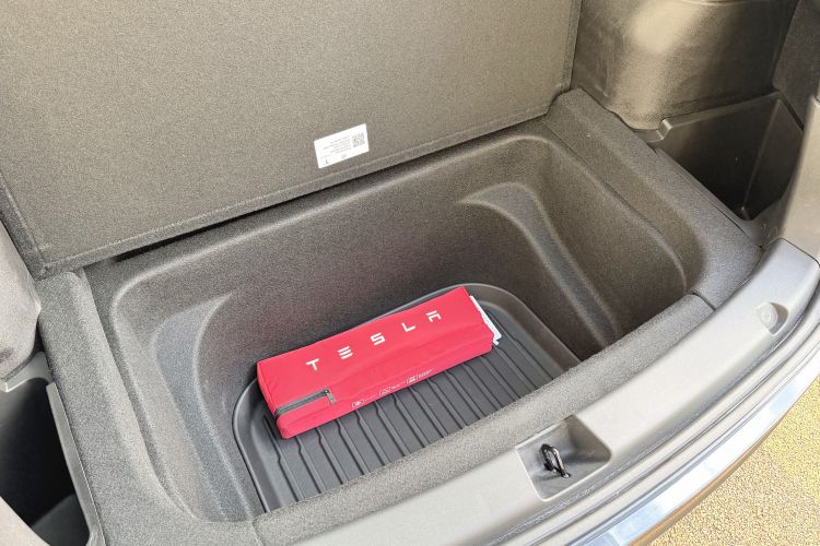 特斯拉 Model Y 2024款 后轮驱动版中控内饰7008